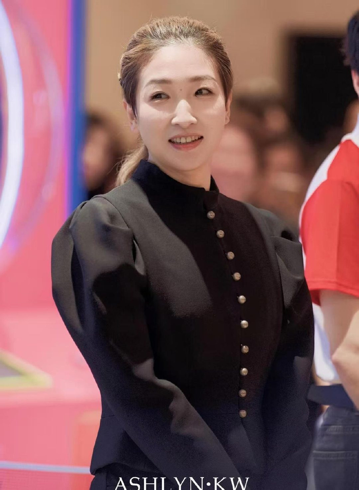 新球体育-抵达澳门，刘诗雯上任，正式任命，新岗位曝光，和孙颖莎互动|乒乓球世界杯|国际乒联|国乒|乒乓球|世界杯_新浪新闻